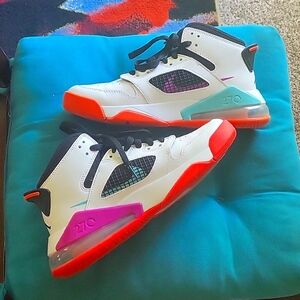 Jordan Mars 270 White Orange Black